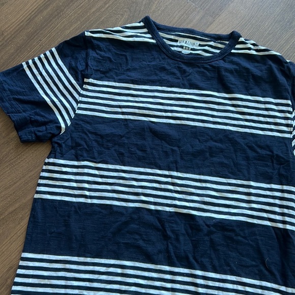 Blue and white striped t-shirt (boys kids) - Picture 1 of 3
